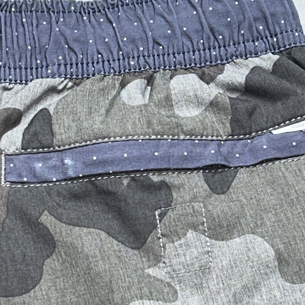Vuori Banks Shorts Mens Medium Camo Athletic Performance Drawstring 7" Inseam - Picture 8 of 13